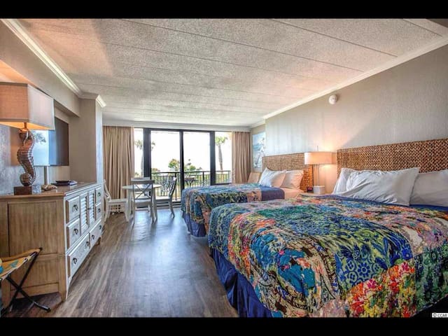 Caravelle-Oceanfront Grnd Floor walk out to ocean