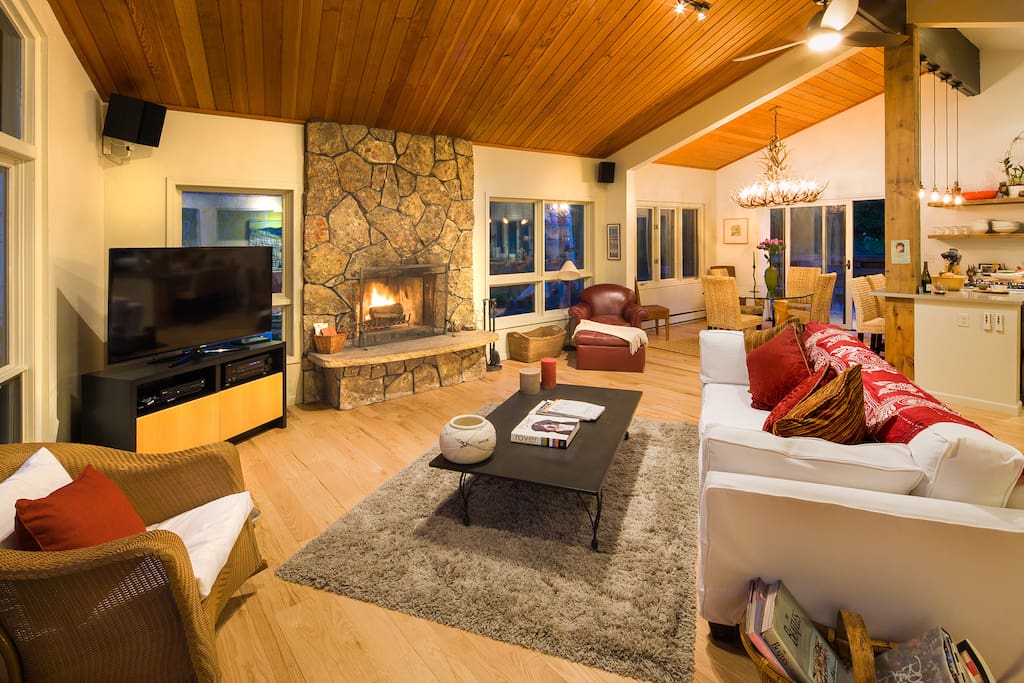 Upstairs Living Area