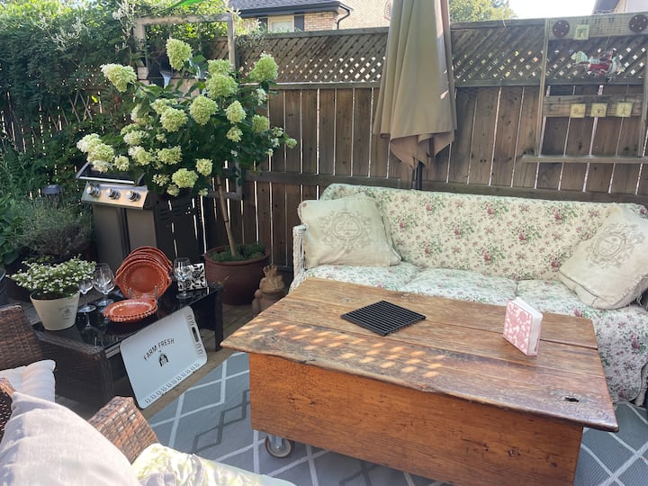 Little Paris Country Bedroom Near Train/lake. - Burlington