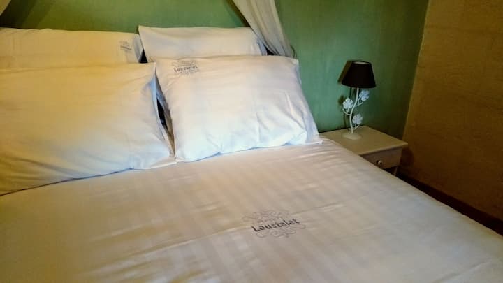 chambre 2 "cabernet" lit 140