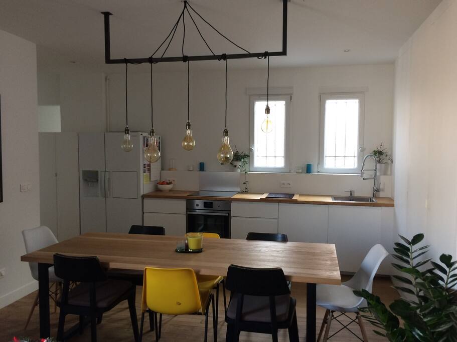 Leaving room kitchen