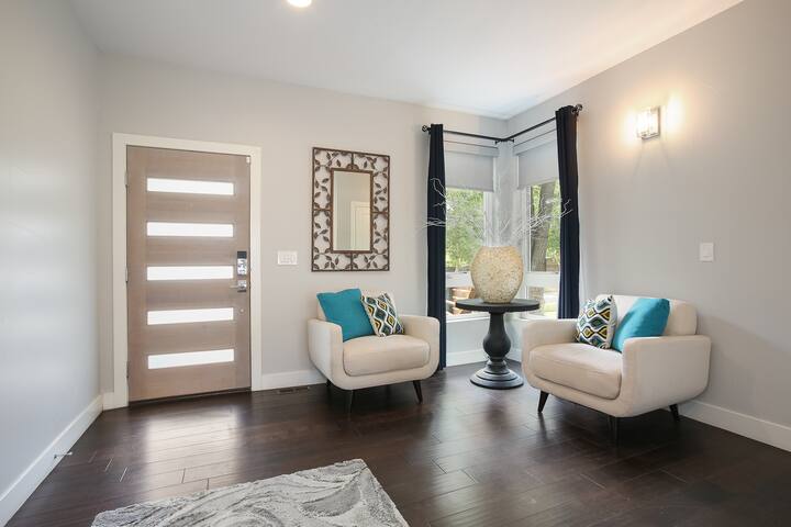 Denver Luxury Modern Whole Home Rental gallery image 5