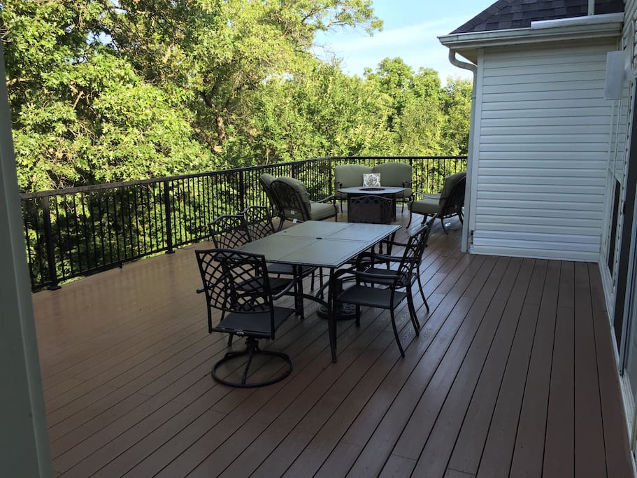 2 Level Remodeled Deck - access from Kitchen, Living Room and Master Bedroom
