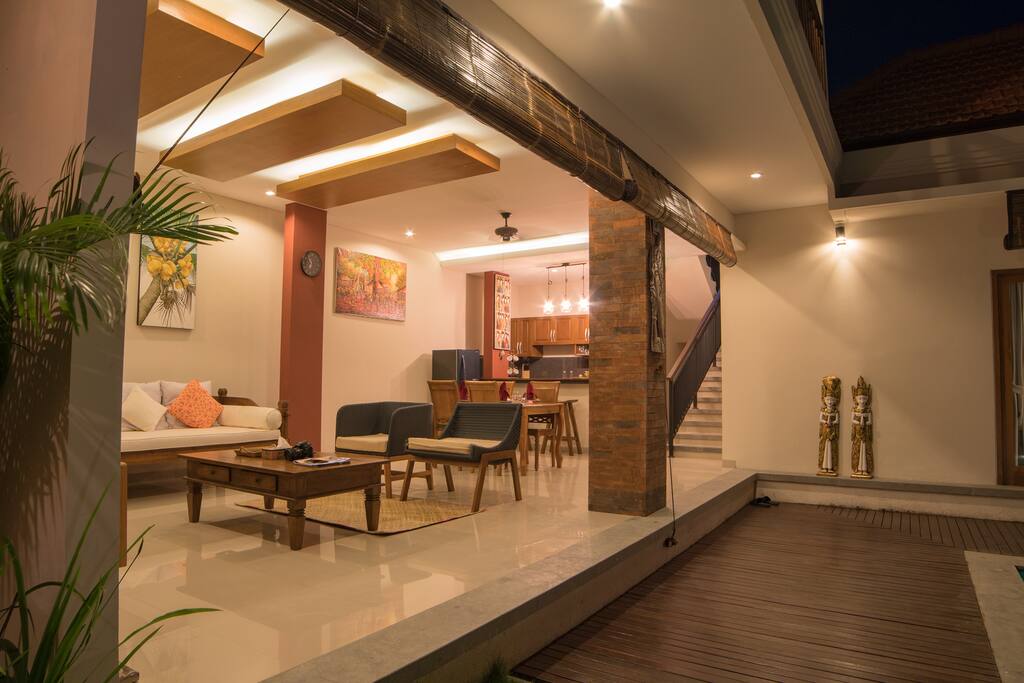 SPACIOUS FIRST FLOOR LIVING AREA