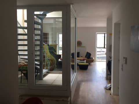 Top performing Airbnb: Room or the full apartment overlooking the Loire in Île De Nantes