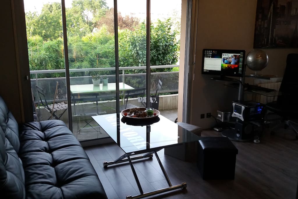 Appartement dans résidence verdoyante, avec balcon sans vis à vis, idéal pour déjeuner dehors...