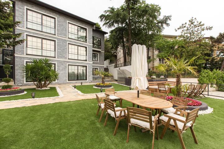 Deluxe Suite – 24/7 Service & Free Daily Cleaning gallery image 4