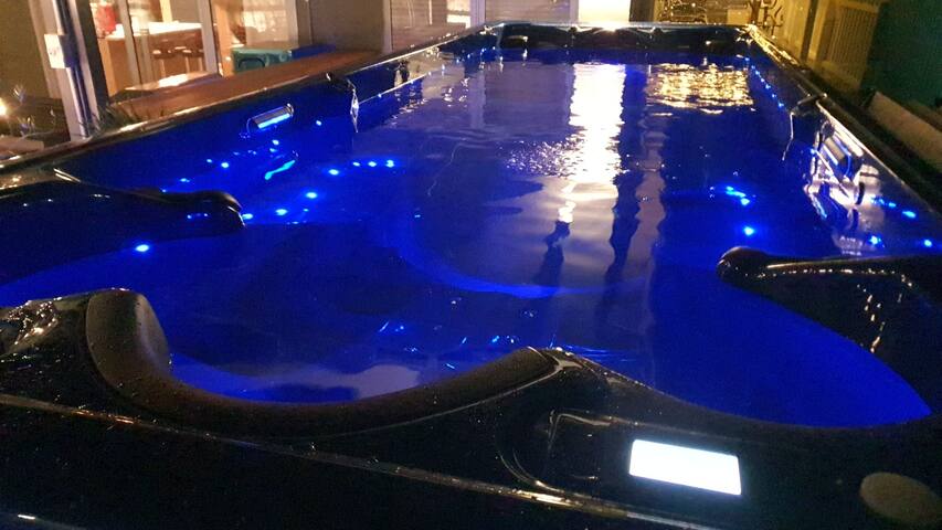 “The Prince” Luxury house with private chef gallery image 2