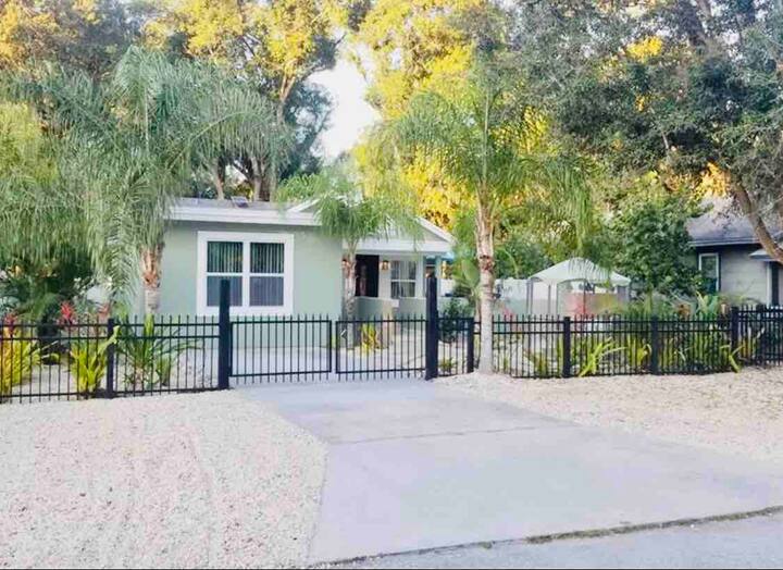 Top 10 PetFriendly Airbnbs Near Longboat Key, Florida Updated 2024