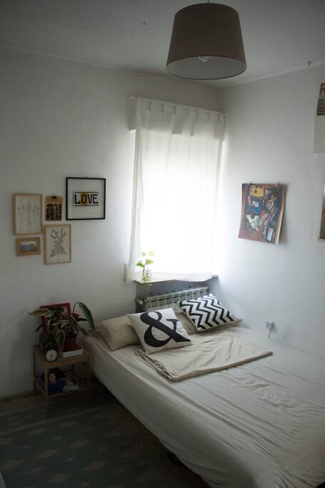 Another shot of the room itself