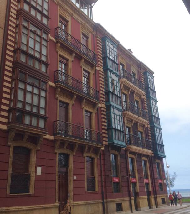 Vista exterior del edificio..remodelado este año 2016.