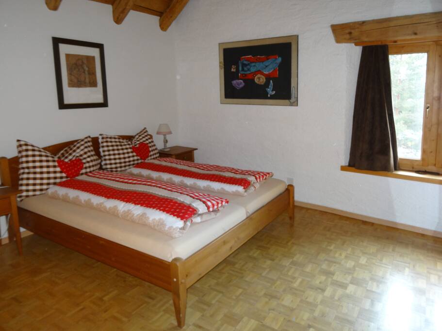 Schlafzimmer 1