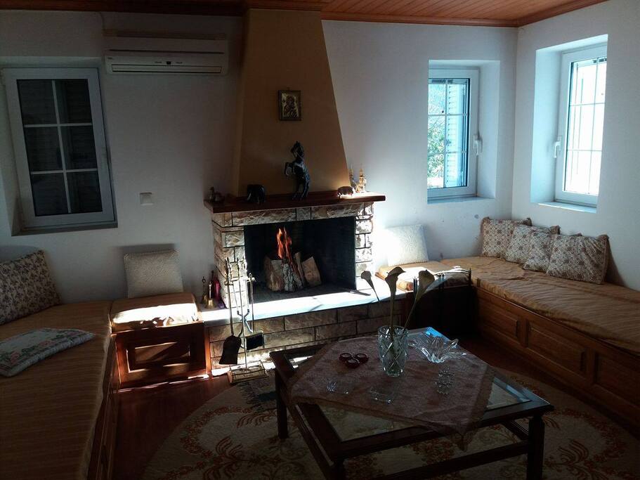 Σαλόνι-Τζάκι
