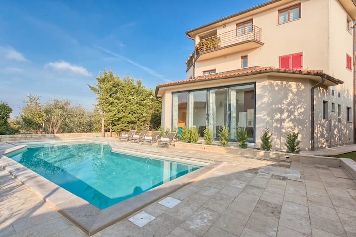 Villa YoYo**** with the swimming pool
