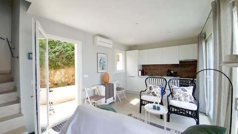 Cosy house for two, with a small, private pool.