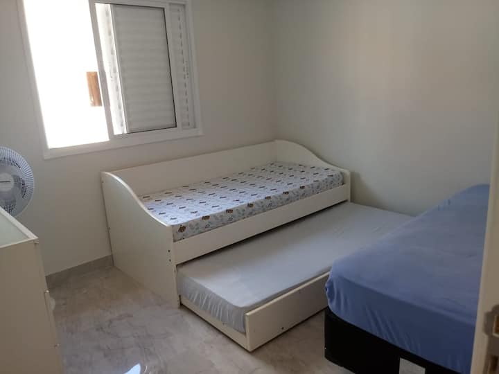 habitación 2 - 1 cama de matrimonio + cama individual