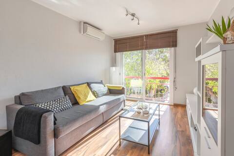 Bright modern flat at beach, sea view deck