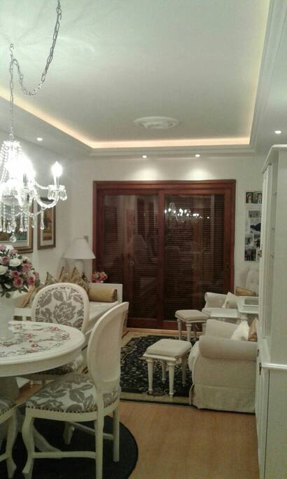 Sala de estar e jantar.