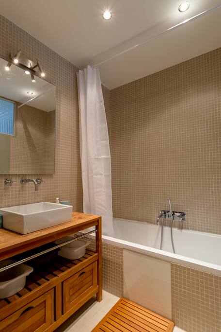Modern bathroom