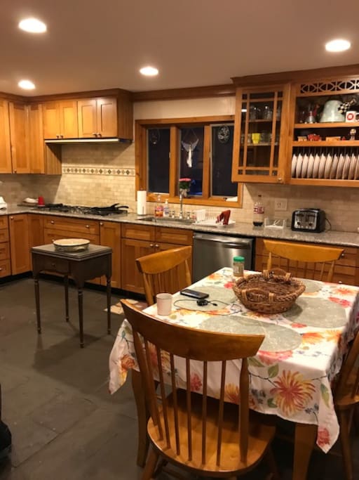 Full Kitchen