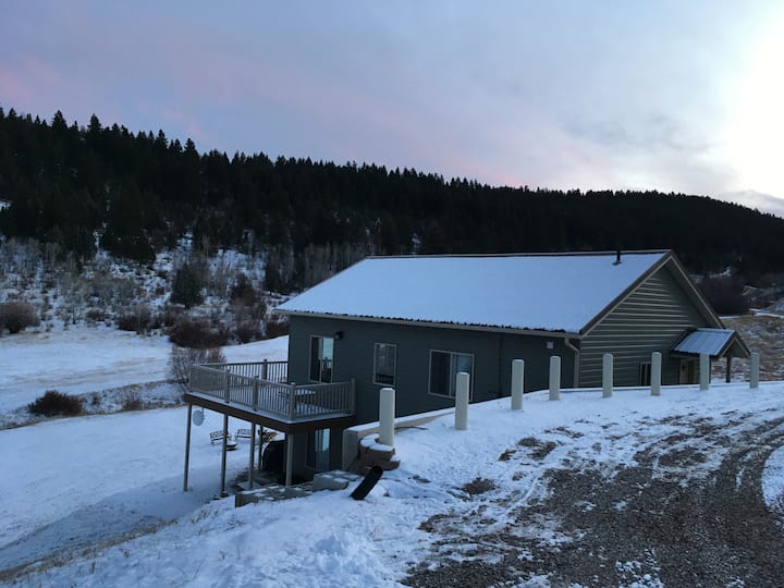 Canyon Creek Cabin A Getaway Touched by Nature! Cabins for Rent in