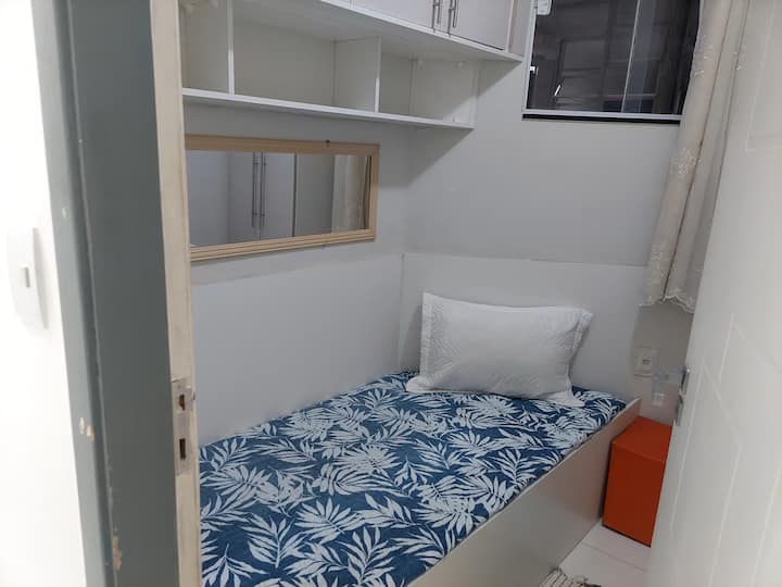 Პატარა ოთახი.