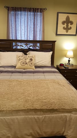 Cozy 1 BR Near Casino & Downtown Lake Charles
