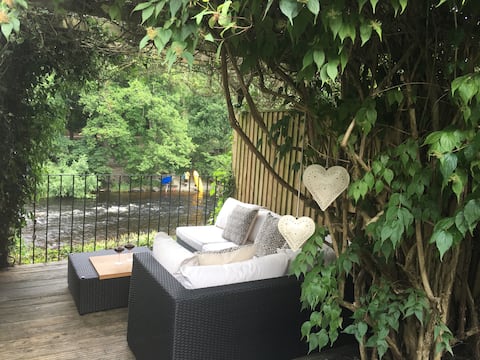 The Suite- Riverside Suites Llangollen