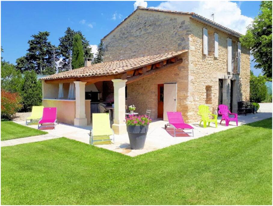 Le Jardin avec le coin BBQ