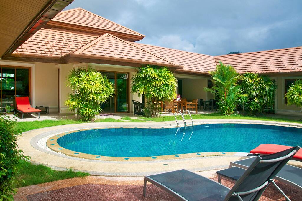 Overall Villa