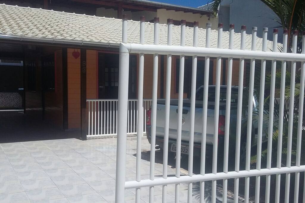 Entrada com portão eletronico
