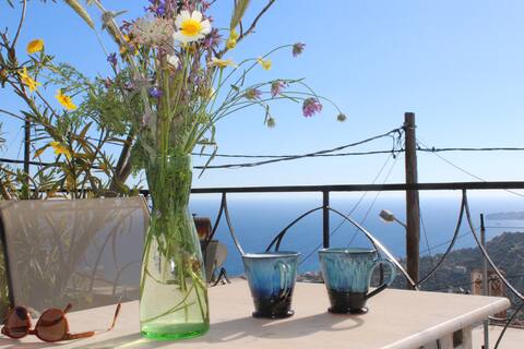 Quaint Cretan stone house with sea view