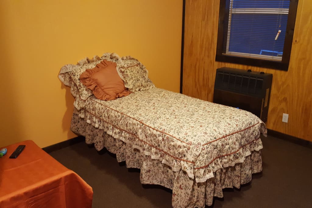 2nd bedroom twin bed