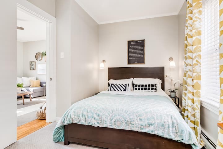 Queen bedroom