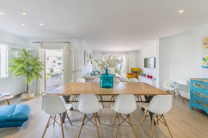 Villa Alcanada: Amazing sea views & fantastic pool gallery image 2