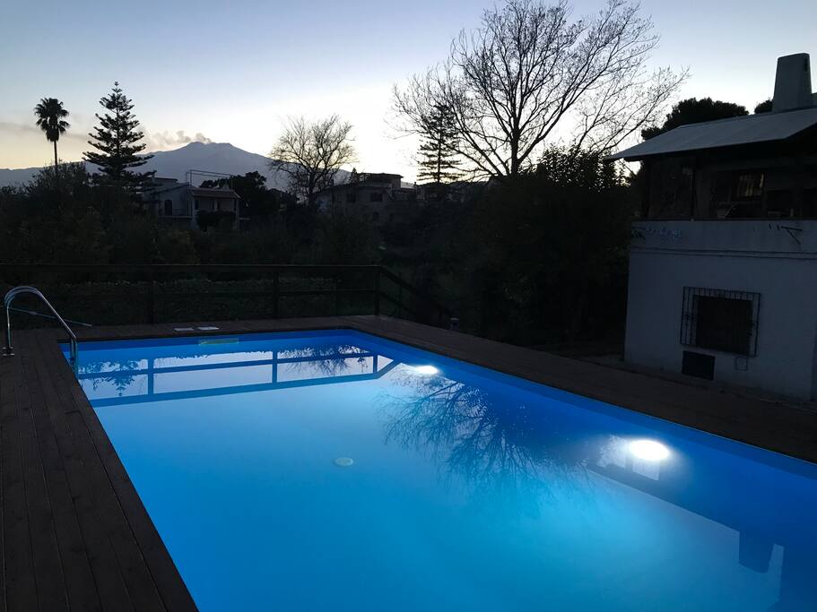 Piscina stagionale con vista Etna e Taormina ad uso esclusivo