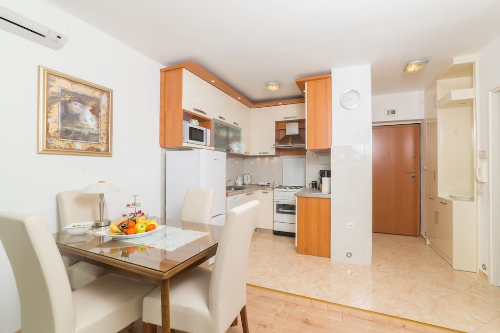 New look kitchen, new chairs - 2016.
