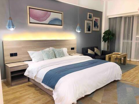 &也可&B【限时特惠】比邻动物园，地铁直达春熙路太古里,近熊猫基地