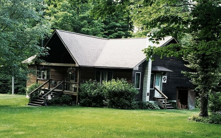 Peaceful Mountain Cabin *pet & horse friendly