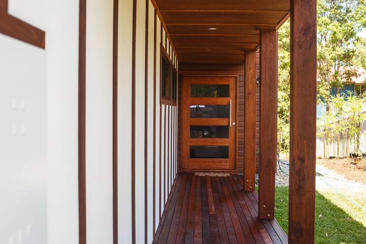 Large home with infared sauna and magnesium pool gallery image 5