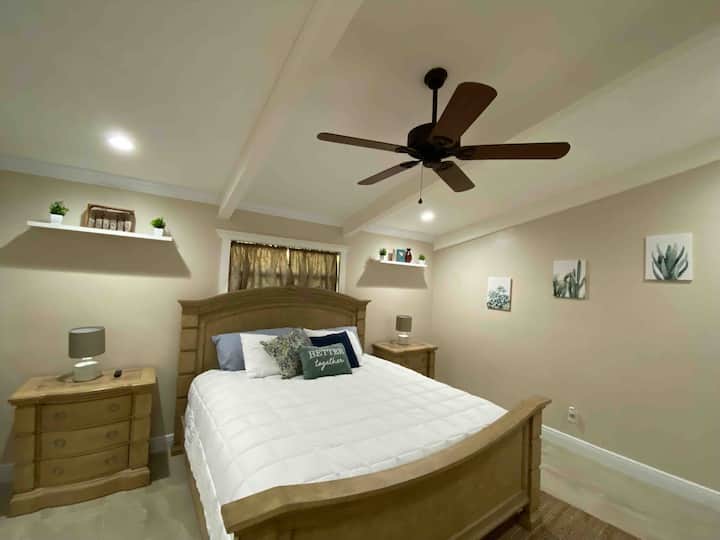 King Bed 👑 Fire Pit 🔥 Private ⭐️ Grill 🍗 Location - Orlando, FL