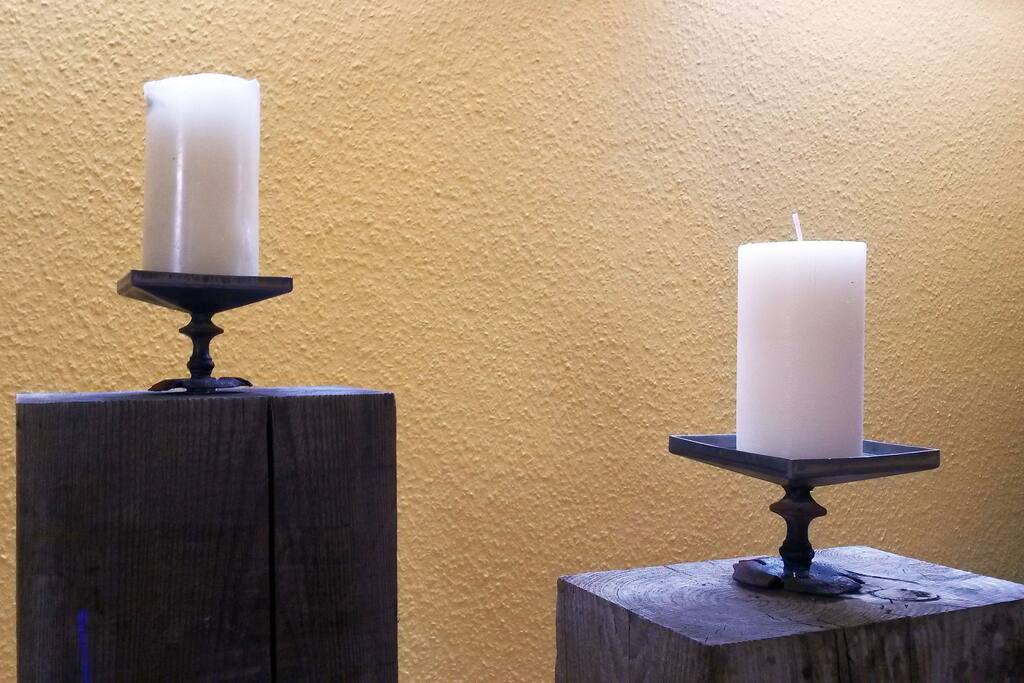 Kerzen im Wohnzimmer
