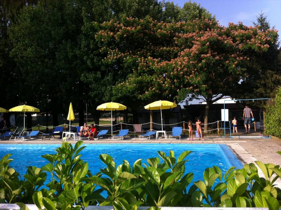 Piscina e solarium