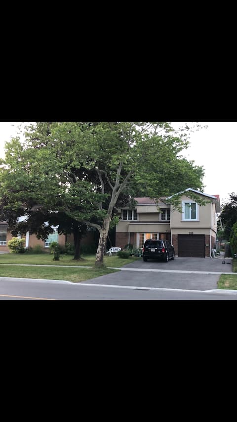 Private Room Downtown Mississauga ON