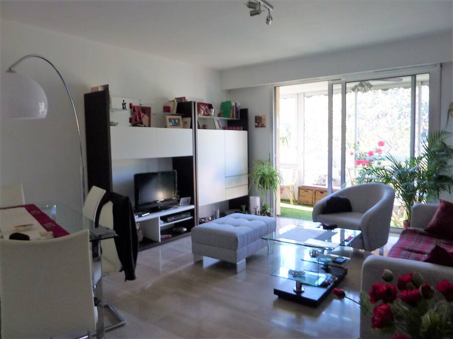 salon
sans vis-à-vis