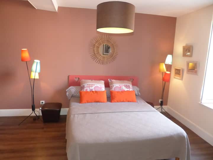 เตียงนอน 160, ฝักบัว, อ่างล้างหน้า, พื้น