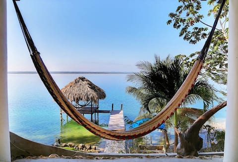 ★Lakefront Private Beach★ 50min to Flores+Tikal ★