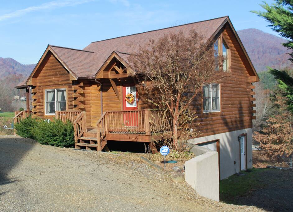 Bye Bye Bear Log Cabin