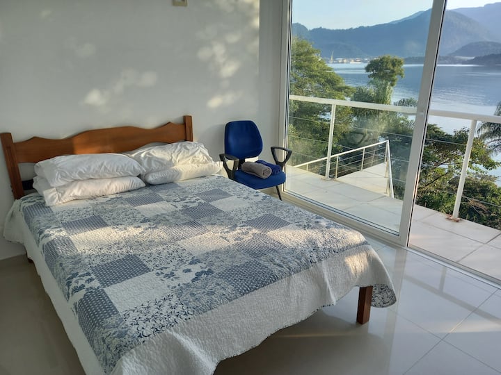 Suite 2, yenye mwonekano wa roshani