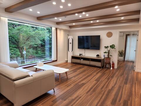 Golden Stay 1st Floor
Private accommodation in harmony with nature
(1st floor exclusive use)